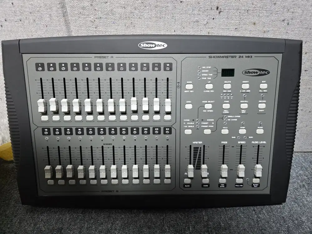 [조명콘솔,중고] Showtec Showmaster 24 MKII